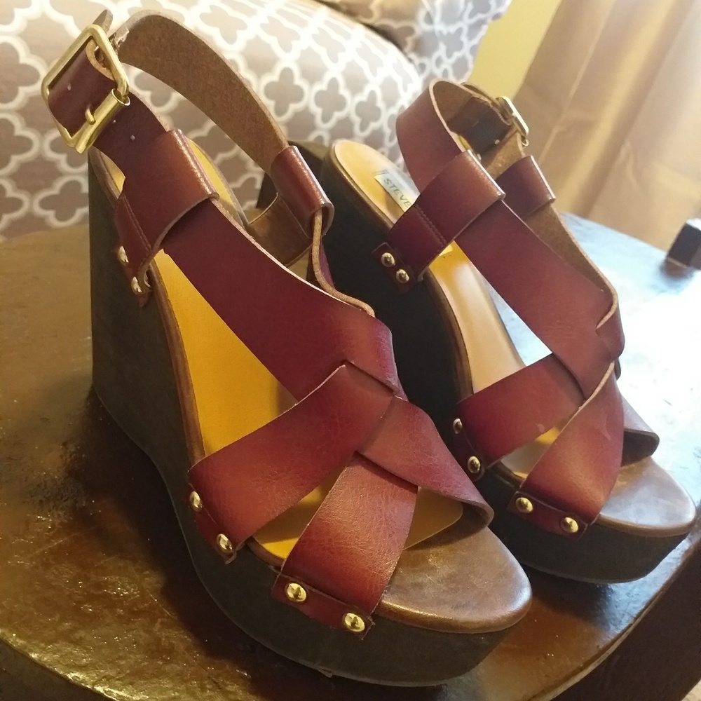 Steve Madden wedge